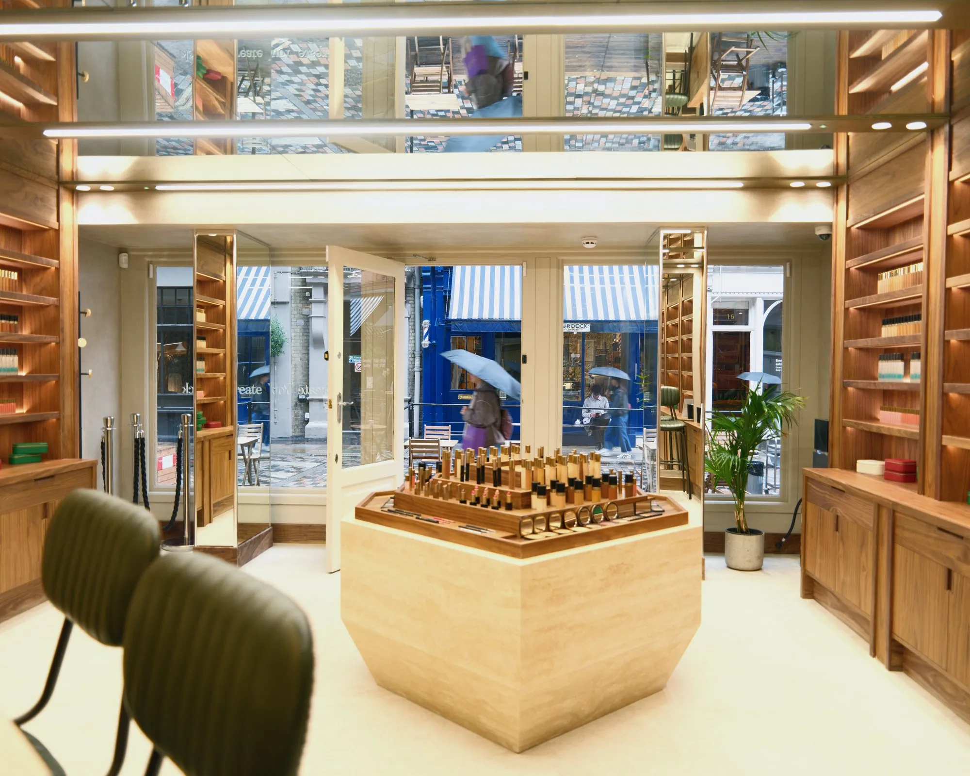 Monmouth Street retail interior looking towards the entrance