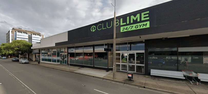 Club Lime accessible from street