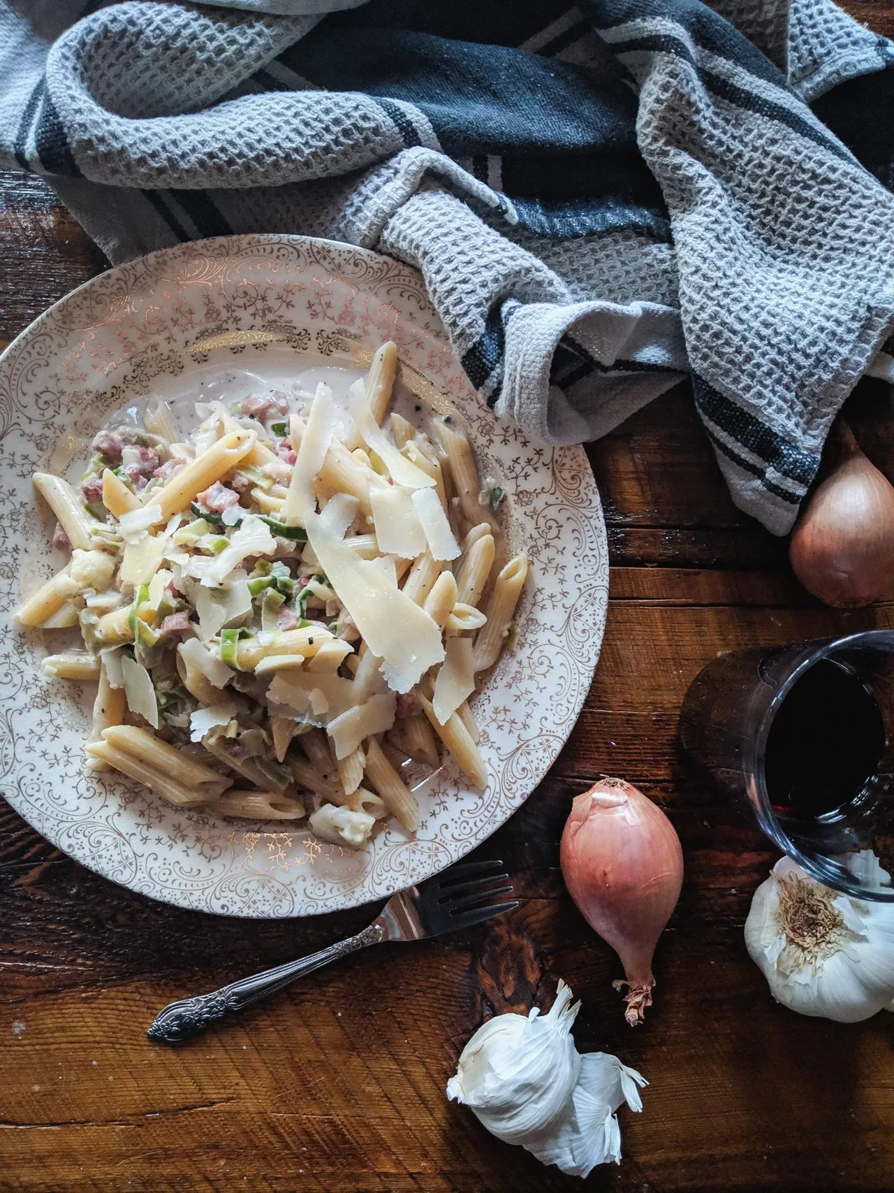 Penne poireaux, pancetta & parmesan
