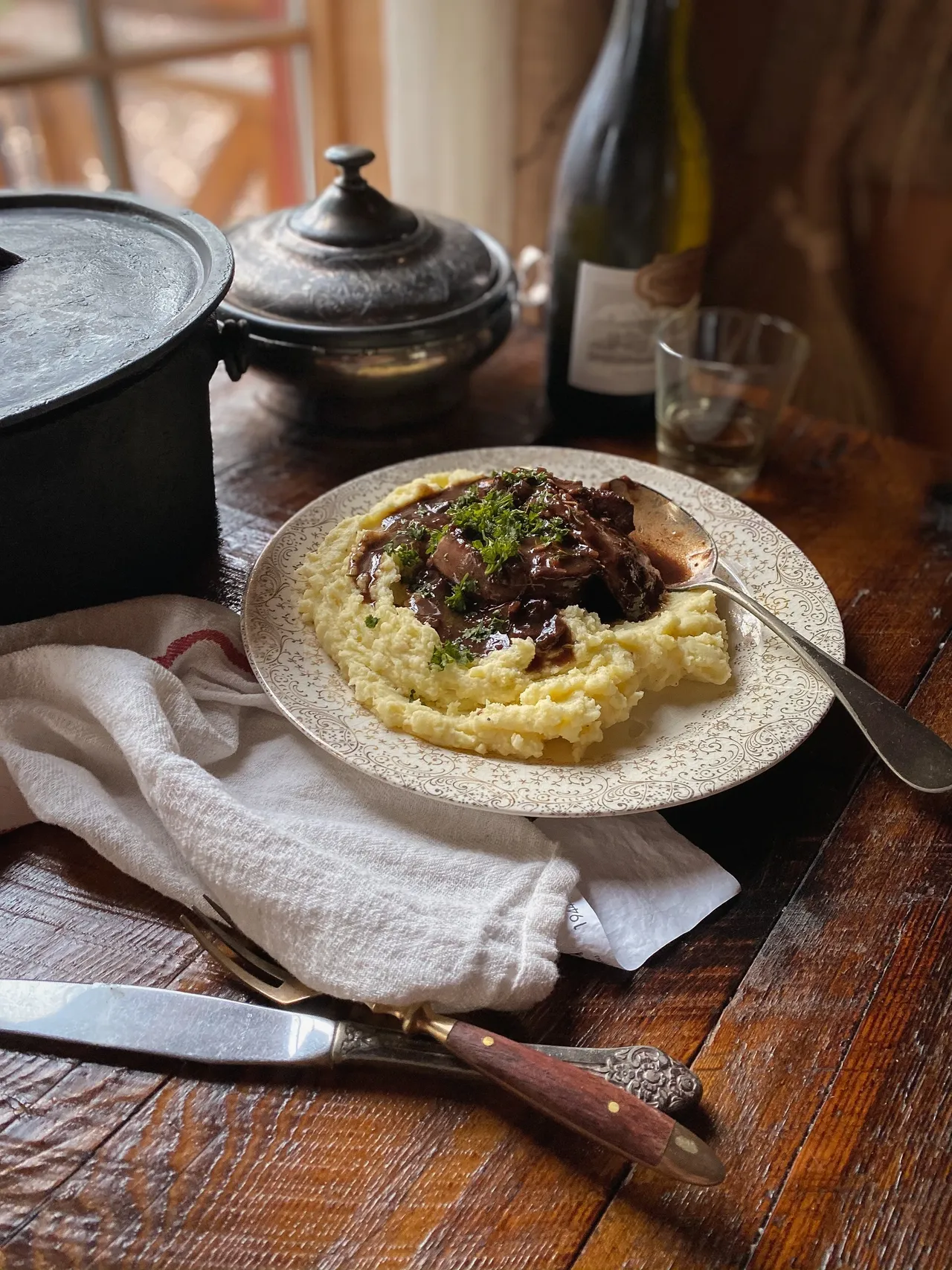 Boeuf braisé camerises, vin rouge & érable