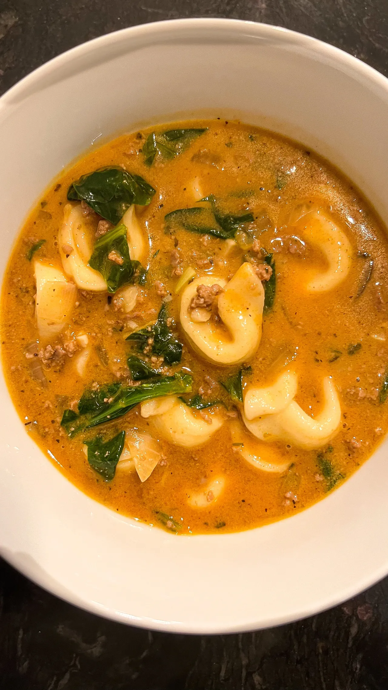 Soupe de tortellini au boeuf et tomates