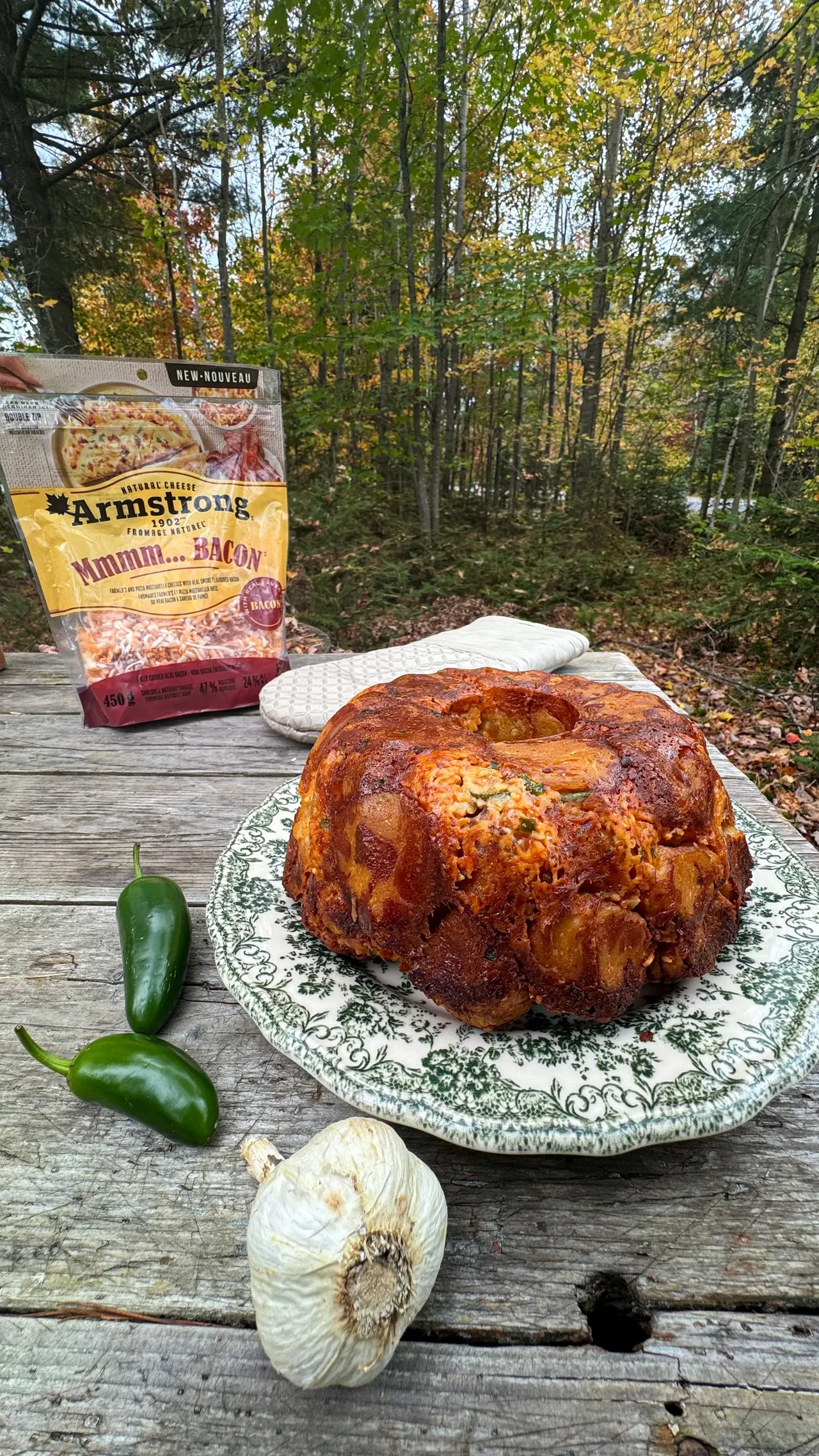 Monkey bread, jalapeno, fromage et bacon