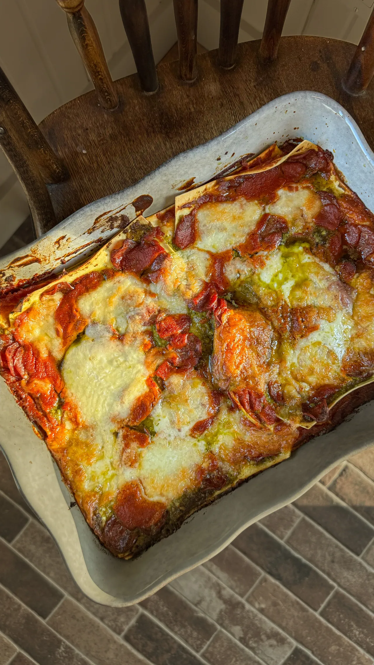 Lasagne poivrons rôtis , pesto, ricotta et saucisses