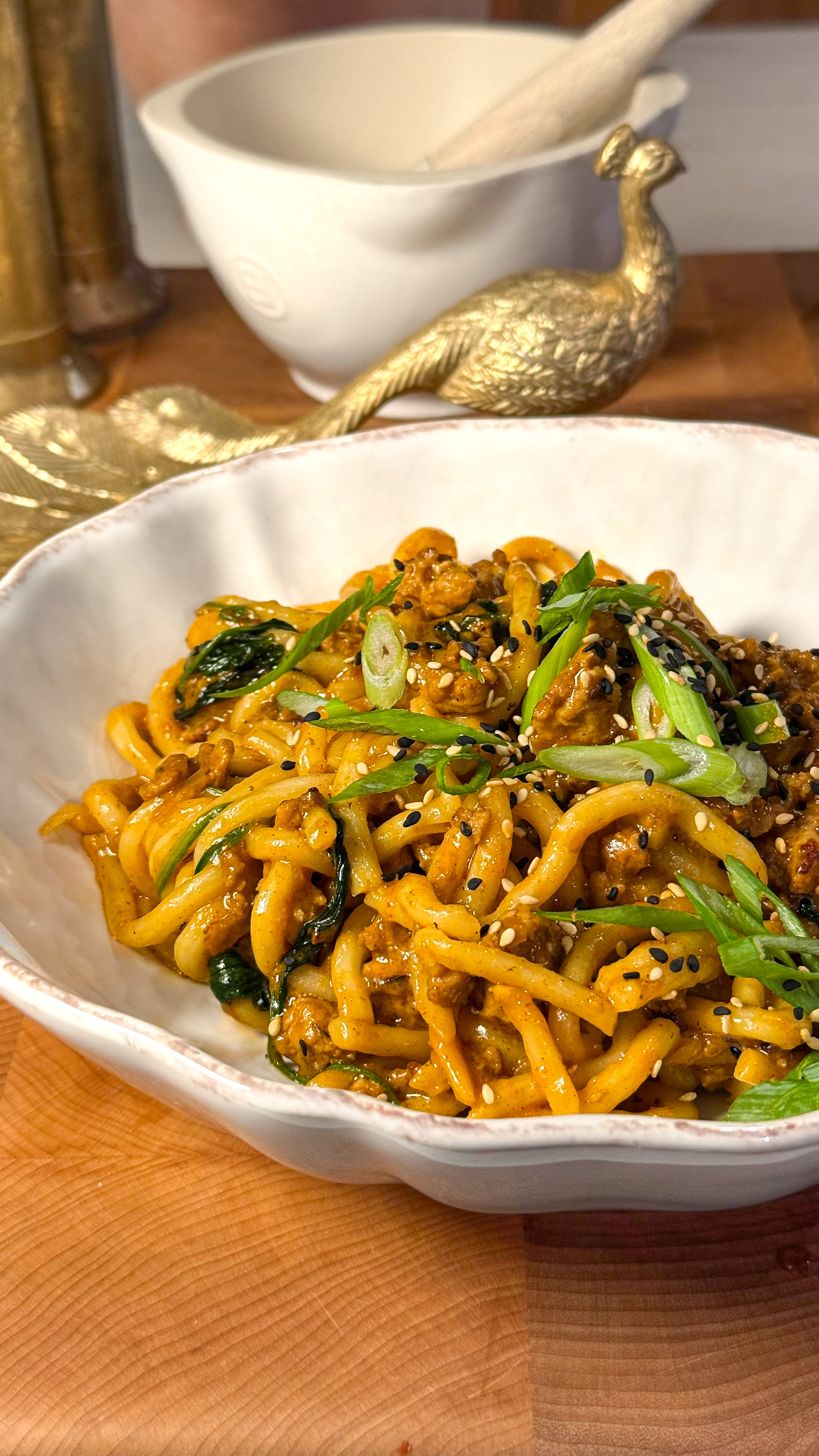 Nouilles udon au porc, gochujang et lait de coco