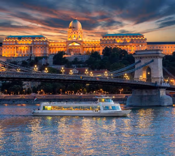 Cruise through Budapest with @Papirszarnyak’s favorite picks