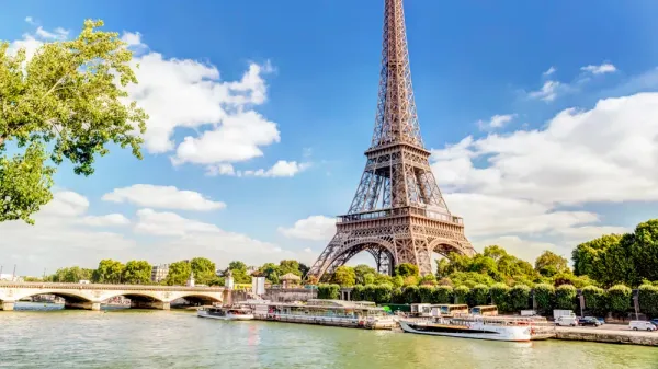 Essential travel tips for visiting the French capital