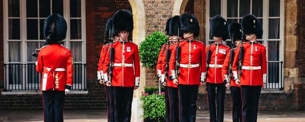 Top Tips to See the Changing of the Guard in London