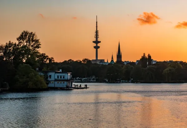 10 Epic Things To Do In Hamburg At Night