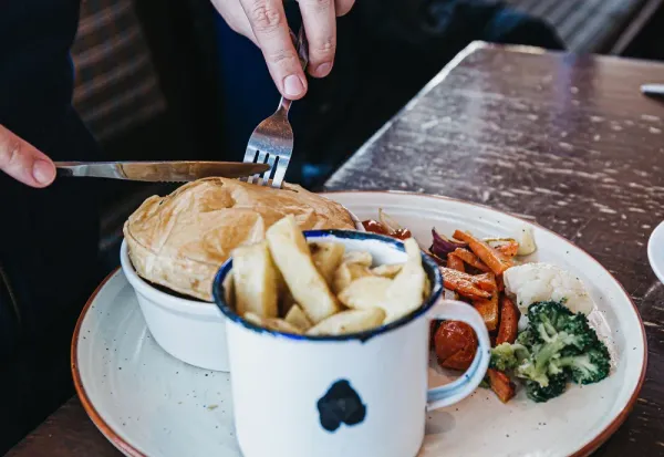 What To Eat In Edinburgh: 12 Must-Try Local Dishes