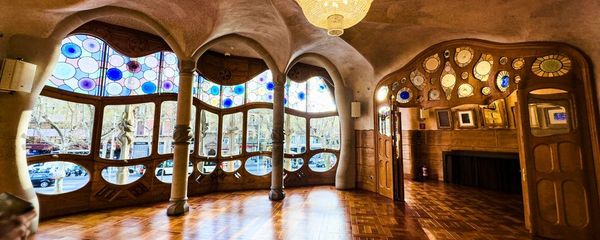 10 Ways To Avoid Crowds in Barcelona