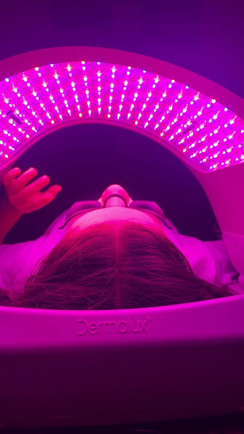 a calming photo of a modern repair service area