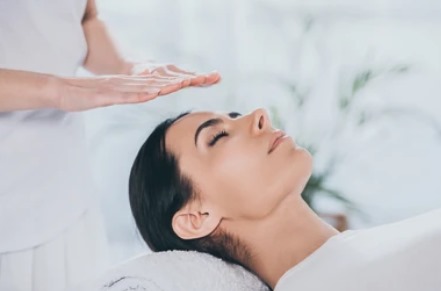 a calming photo of a modern repair service area