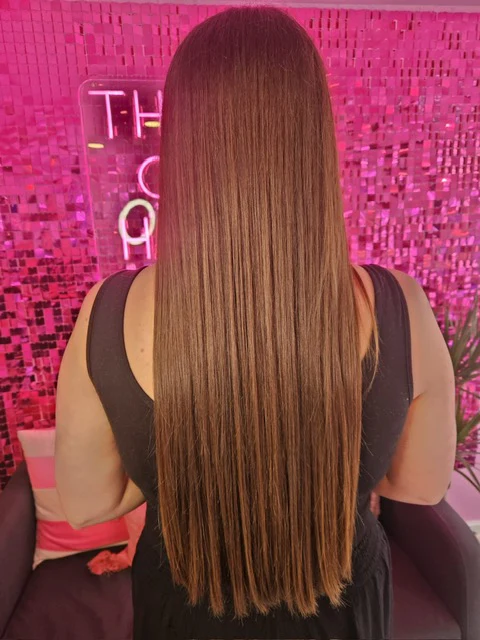 a calming photo of a modern repair service area