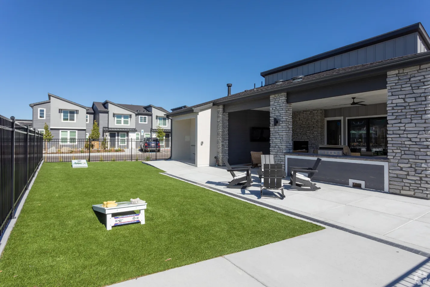 turf lawn game