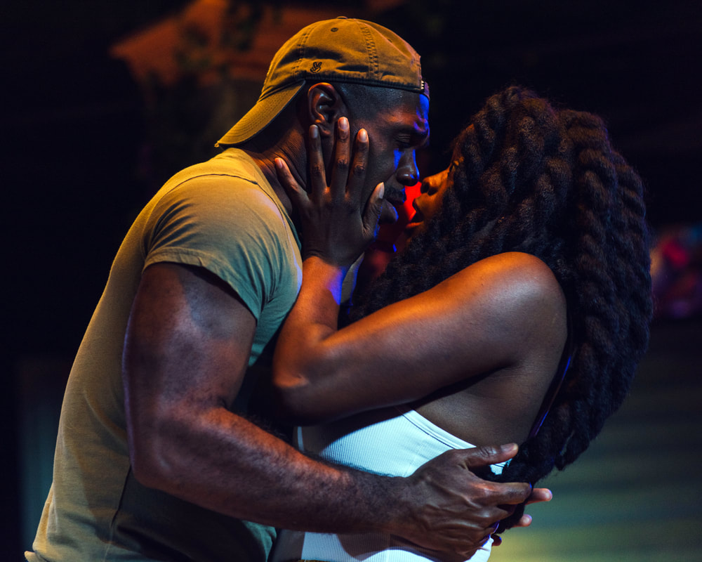 image of a concert crowd