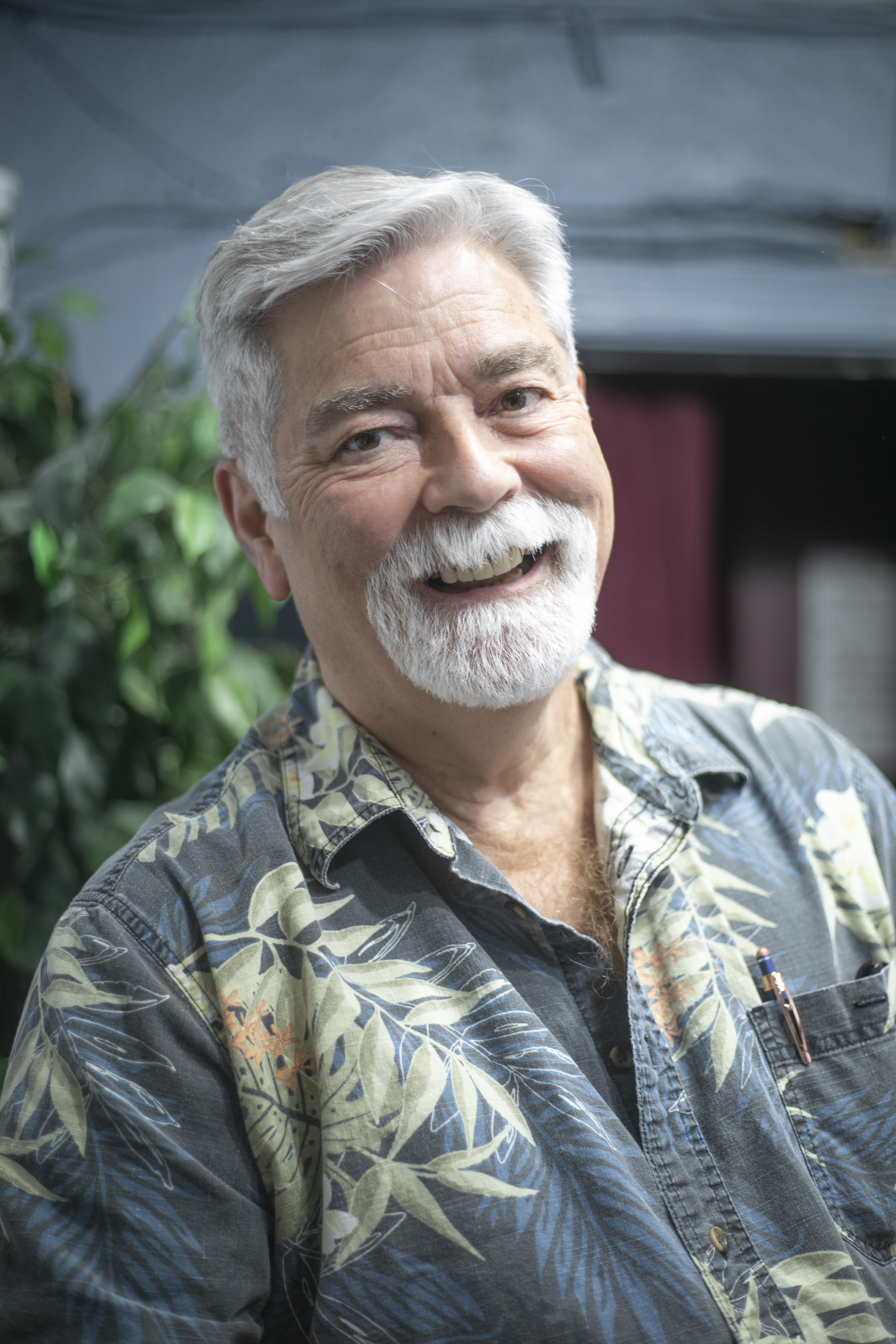 image of dance instructor teaching a class