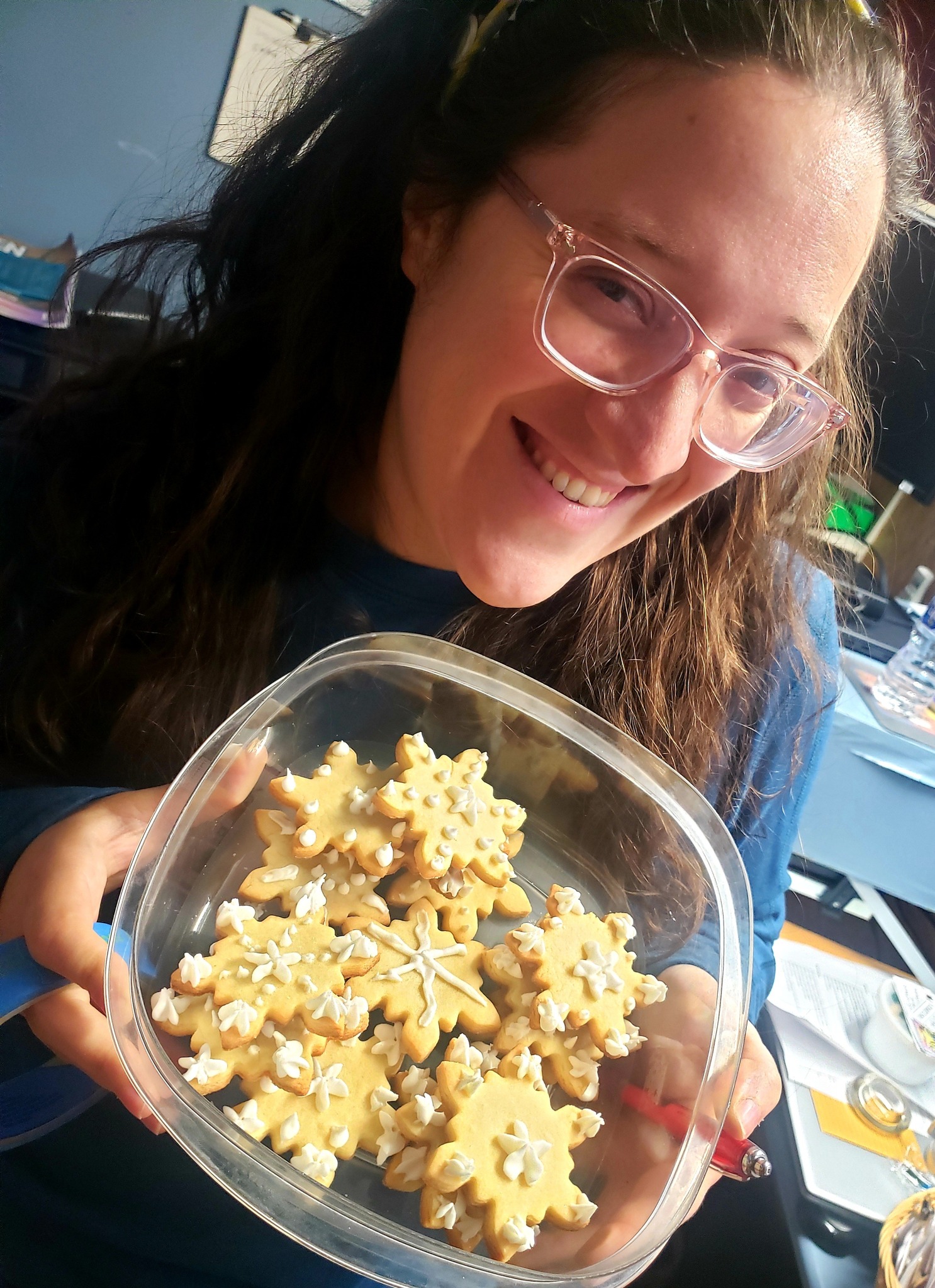 Alanna holding cookies