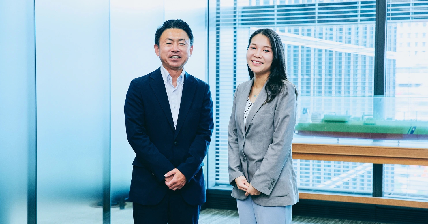 階層を越えた対話は、何を生むのか。営業部長がメンバー全員と直接1on1する理由