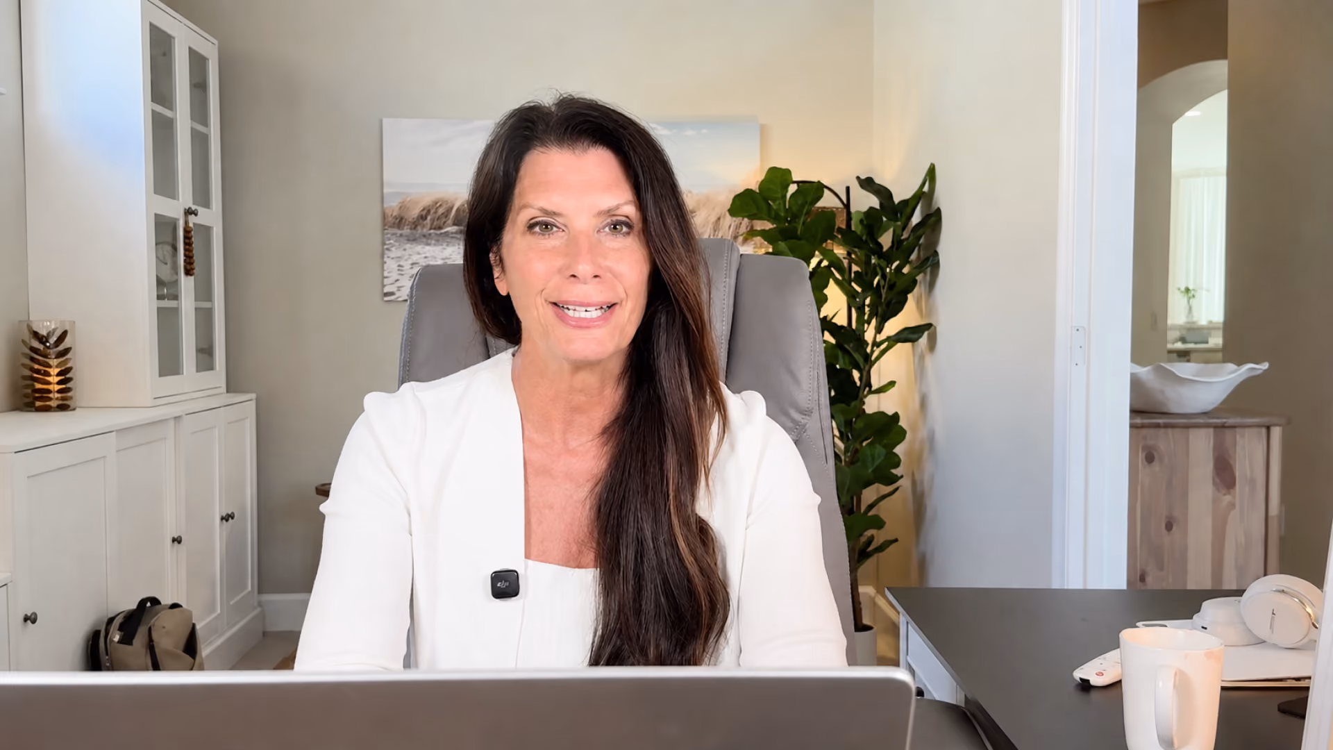 YouTube Video cover for "How to Save Money and Take Control of Your Finances" by Donna Licari | GetItDun