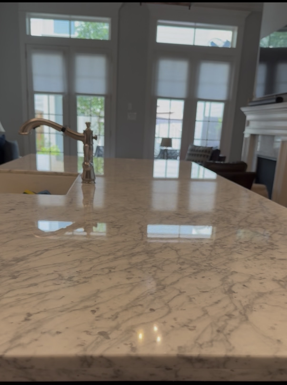 [background image] image of dimly lit bar counter (for a bars & pub)