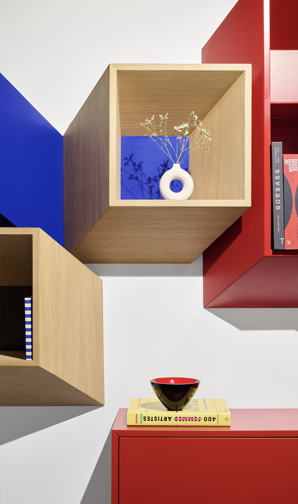 Copenhagen Design week Scenography Optic shelves signé sahar famouri studio