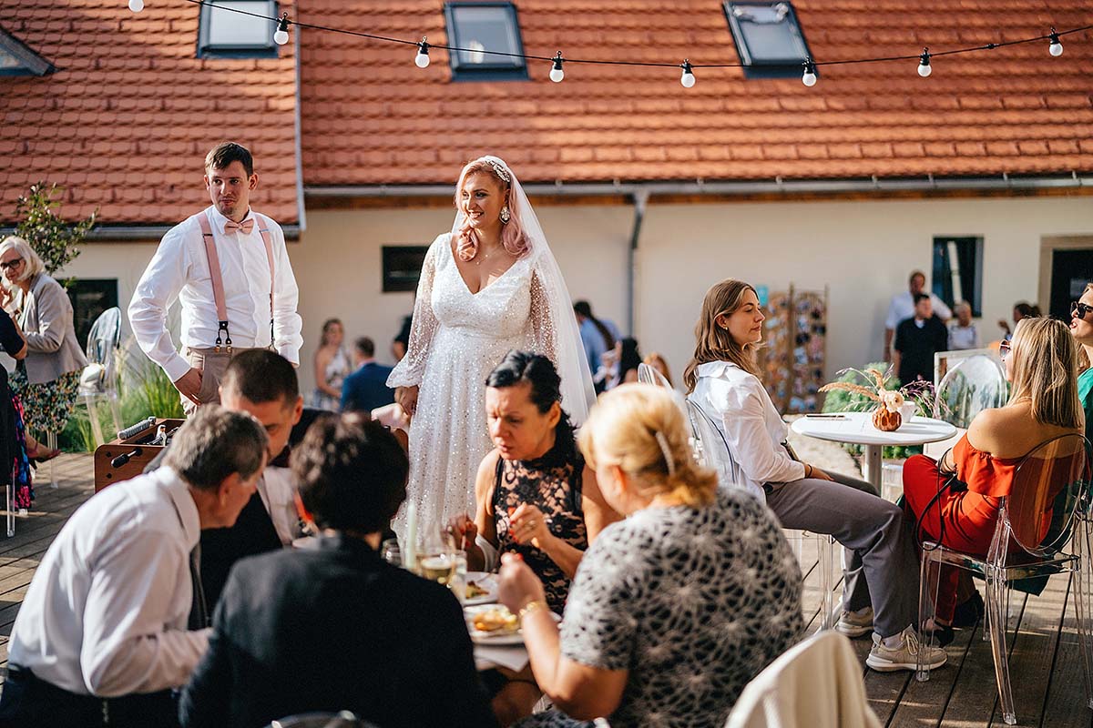 Co hosty na svatbě opravdu zabaví