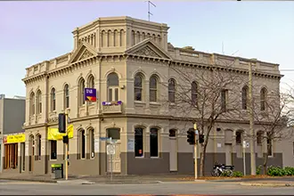 a historical pub in port melbourne