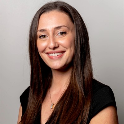 <subject>[headshot] image of customer (for a productivity tools business)</subject>