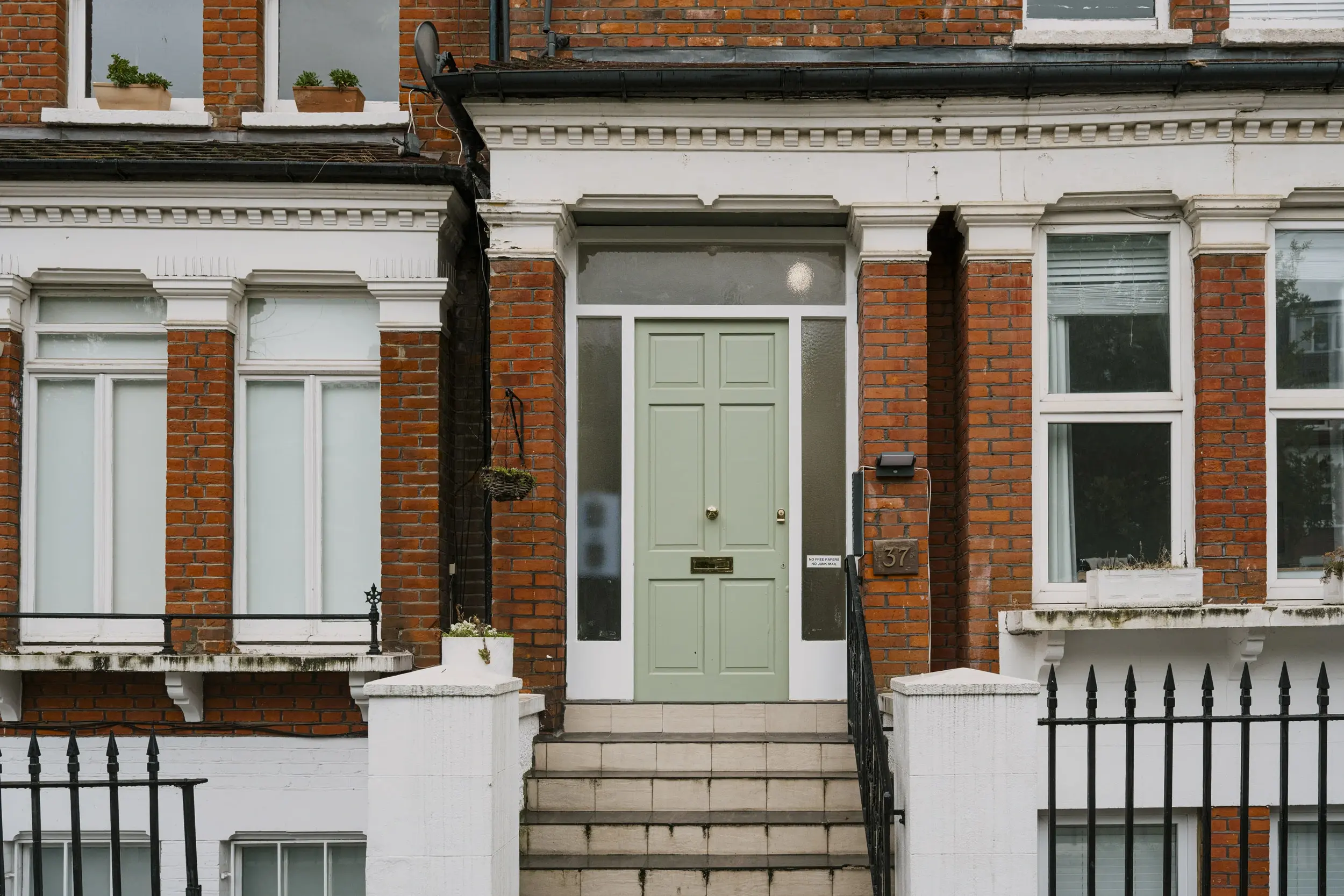 Cozo Living - 37 Primrose Gardens