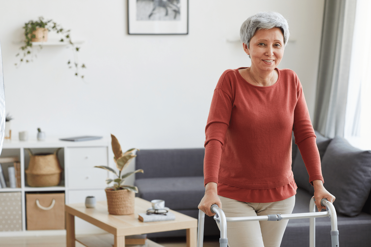 Coming home after a total hip replacement (THR) can be really intimidating. So here are a few quick tips from our expert physical therapy team to help make the transition to home smoother.