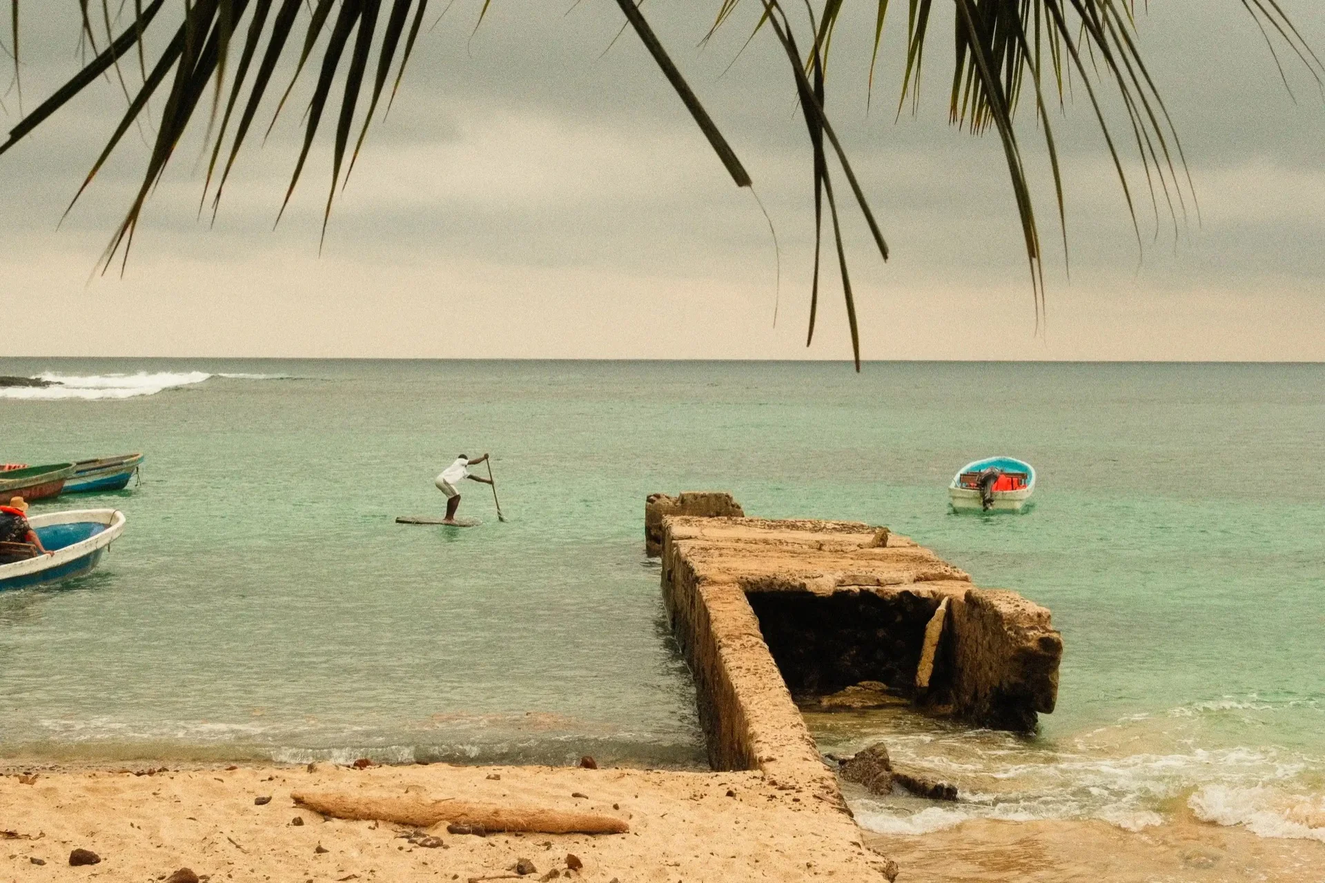 paddleboard-fishing-boats
