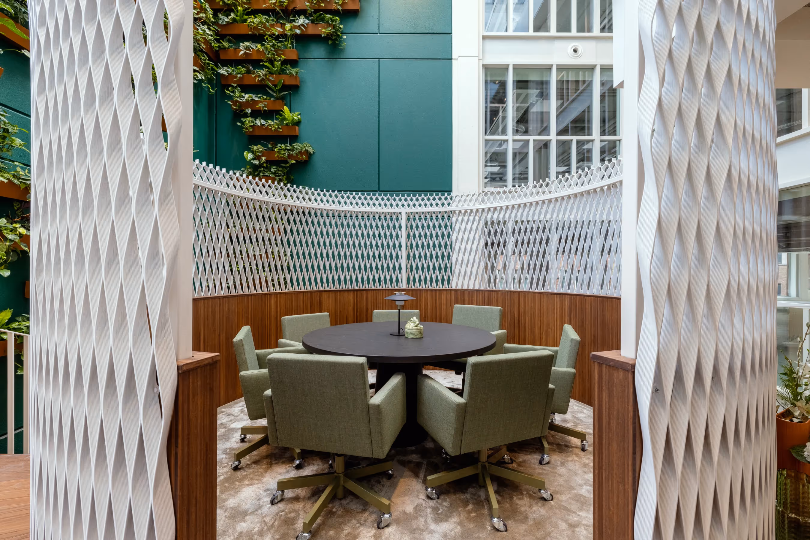 Round meeting table