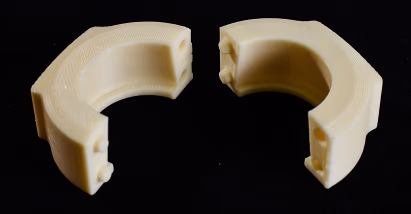 This small tool produced by the F900 enables new bungs to be cut quickly to the correct size and enables several parts to be processed at once.