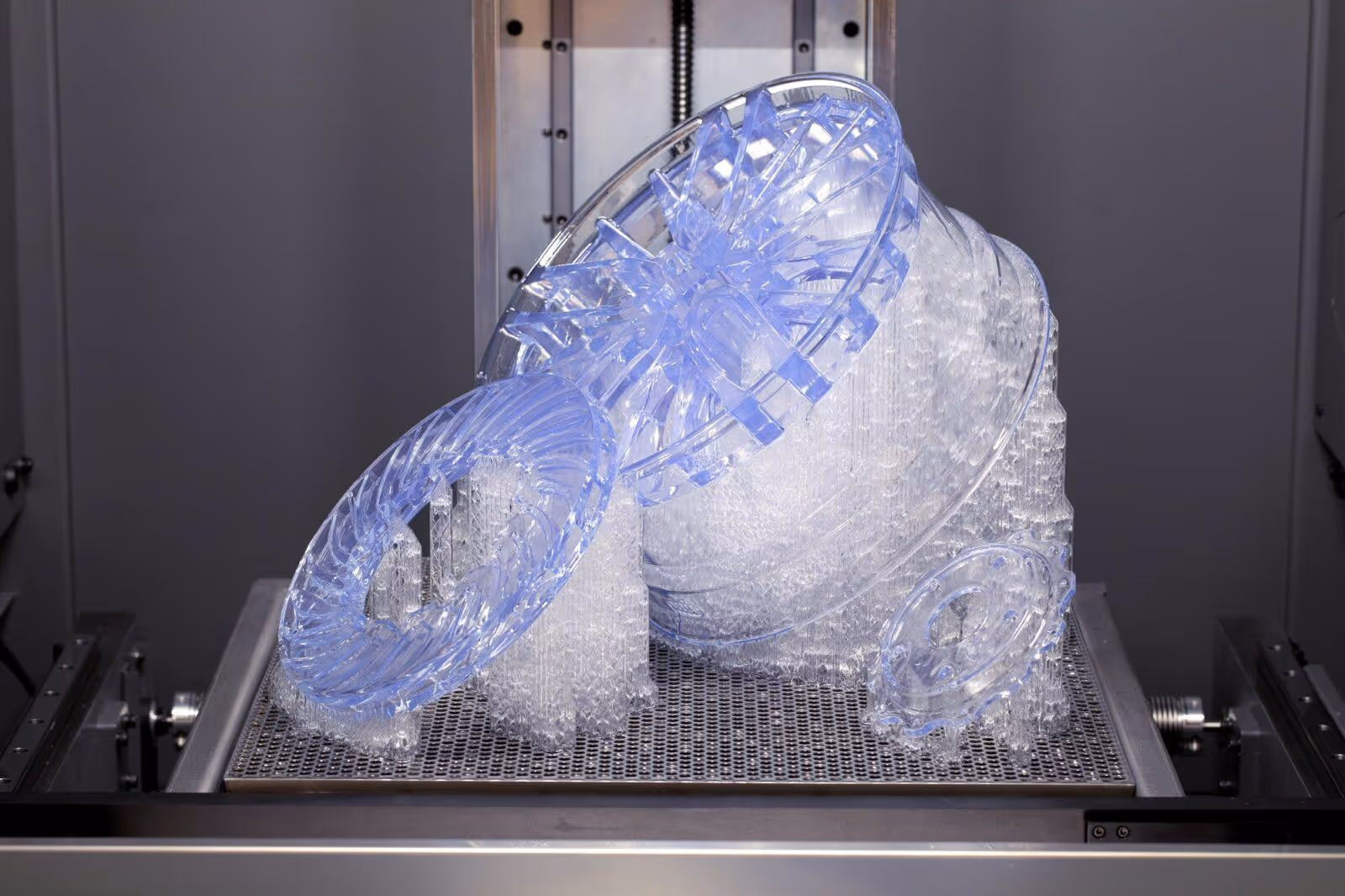 Produce large parts in a small footprint using a wide range of materials providing properties such as chemical resistance, heat tolerance, flexibility, durability, and optical clarity.