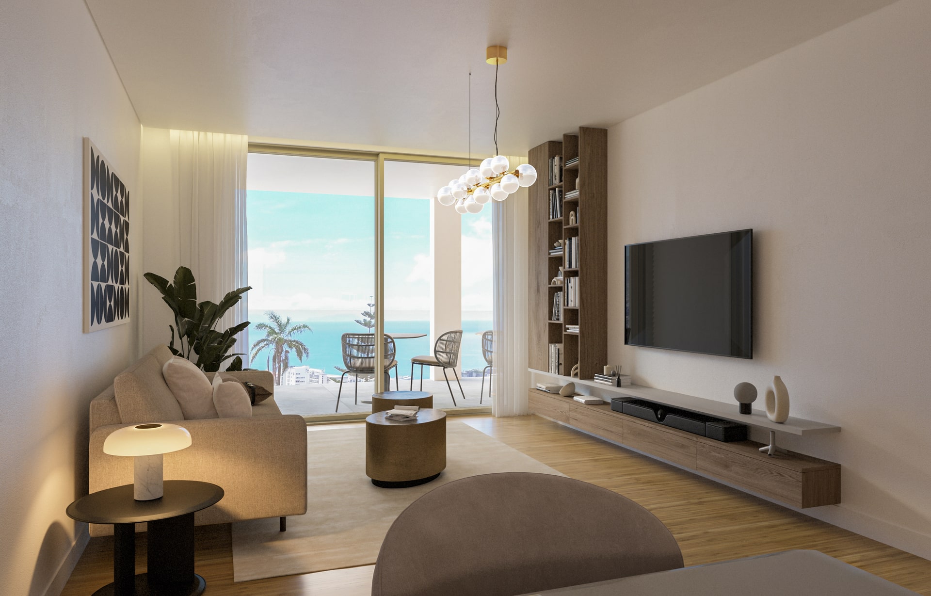 Sala de estar moderna com sofá bege, estante com livros e TV suspensa, decorada em tons neutros, com grandes janelas envidraçadas que dão acesso a uma varanda com vista para o mar.