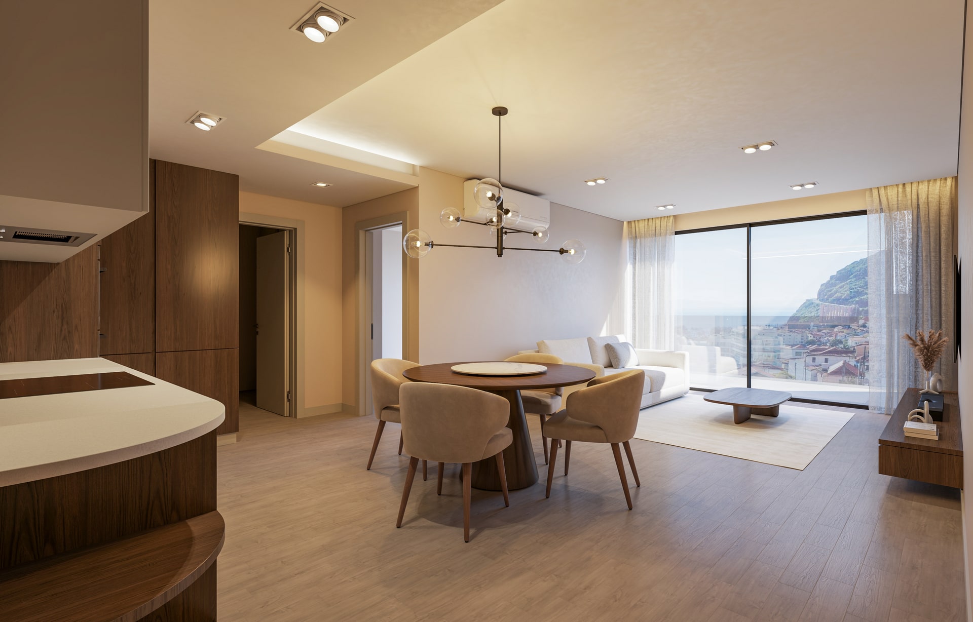 Foto de uma sala de jantar e living integrados, com mesa de jantar redonda de madeira, cadeiras estofadas em bege, e uma grande janela de vidro com vista para a cidade e o mar ao fundo