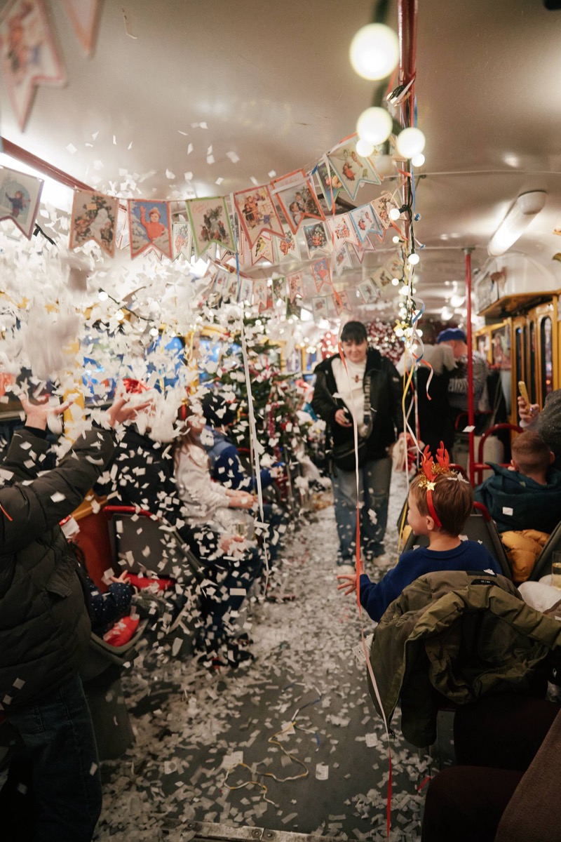 Новогодний спектакль в трамвае «Счастливый билет» 