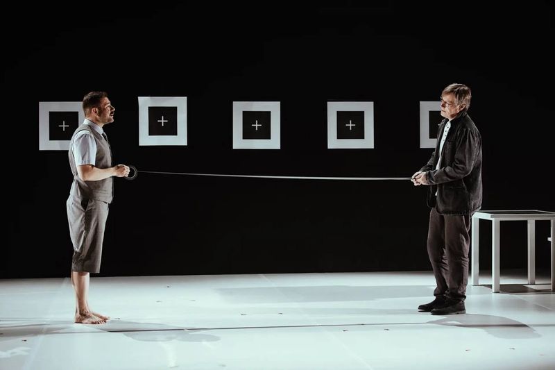 Видеопоказ спектакля Саша, привет!