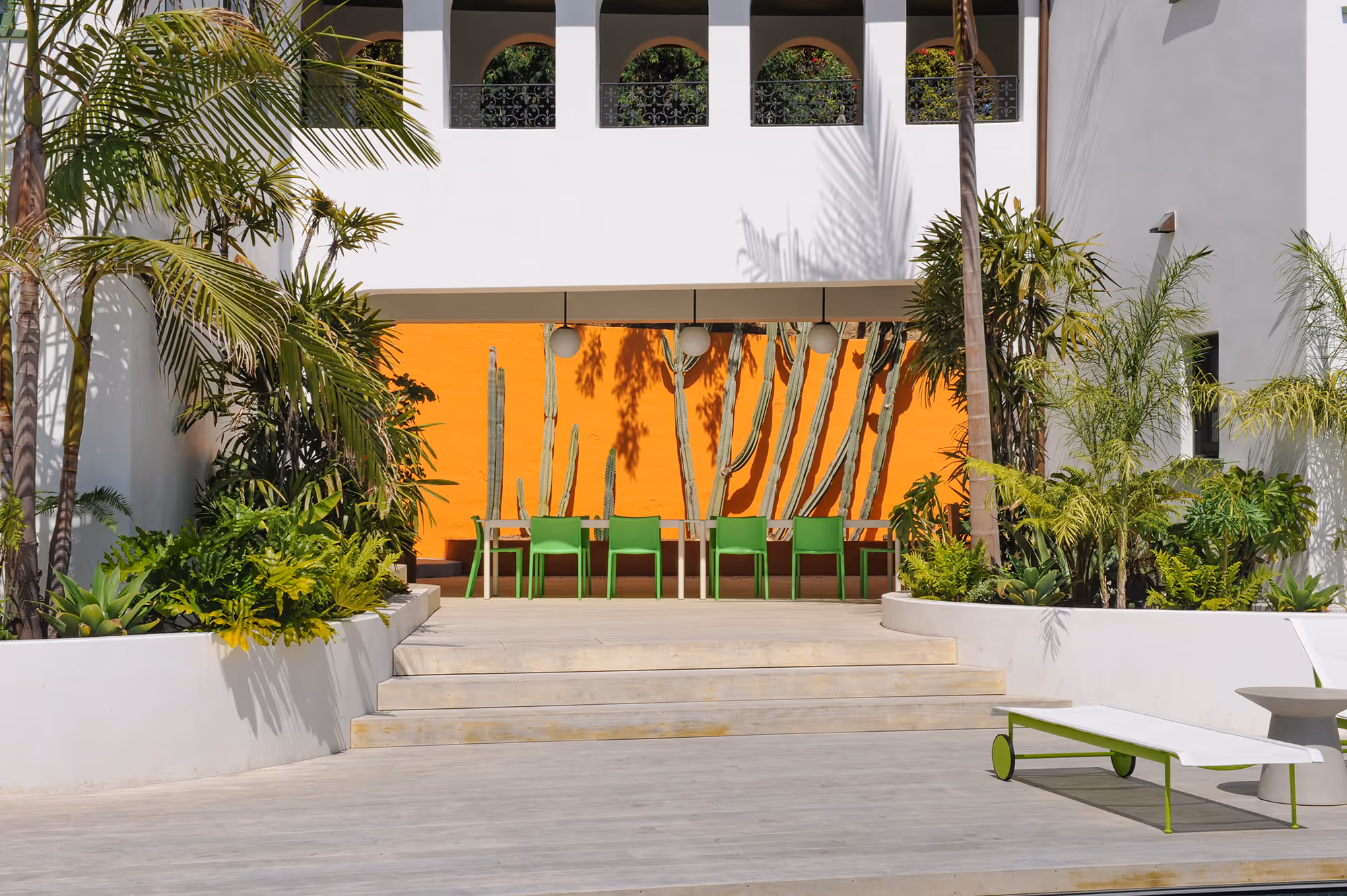 exterior landscaping Leicht House