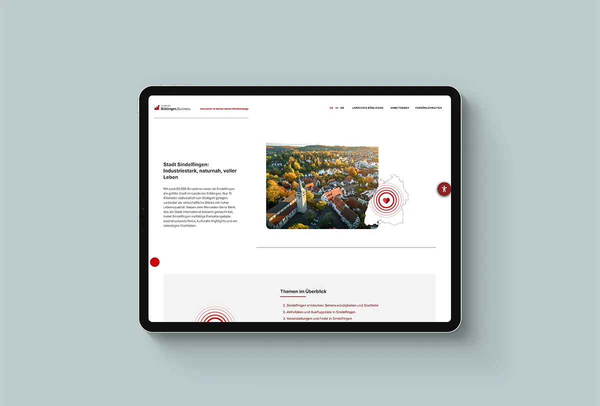 iPad Pro zeigt Webseite von Landkreis Böblingen über Stadt Sindelfingen mit Luftaufnahme von Stadt und Text über Industriestärke und Lebensqualität.
