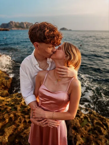 Séance photo couple amoureux calanques Marseille