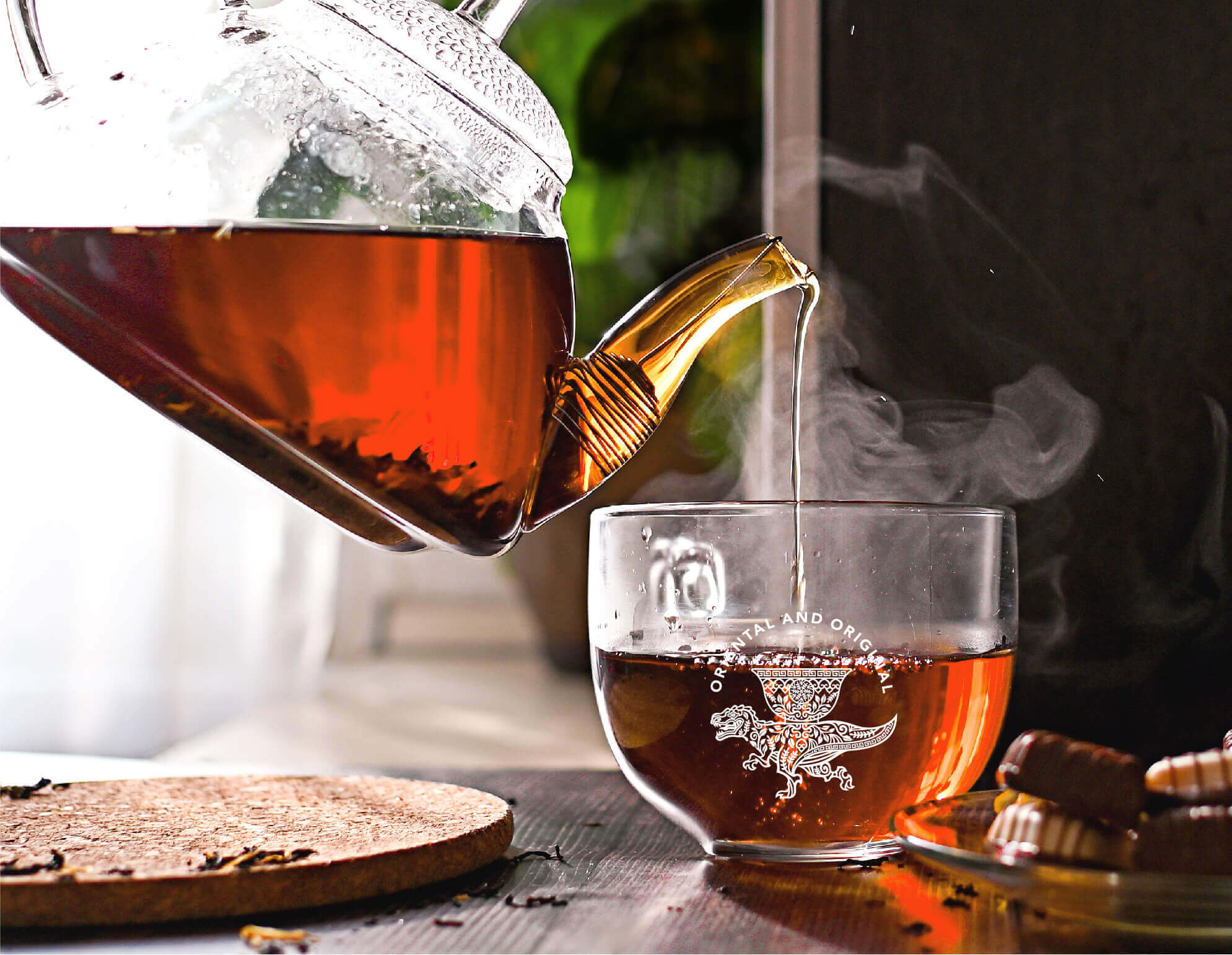 Brewed black tea with deep amber hue – smooth and mellow
