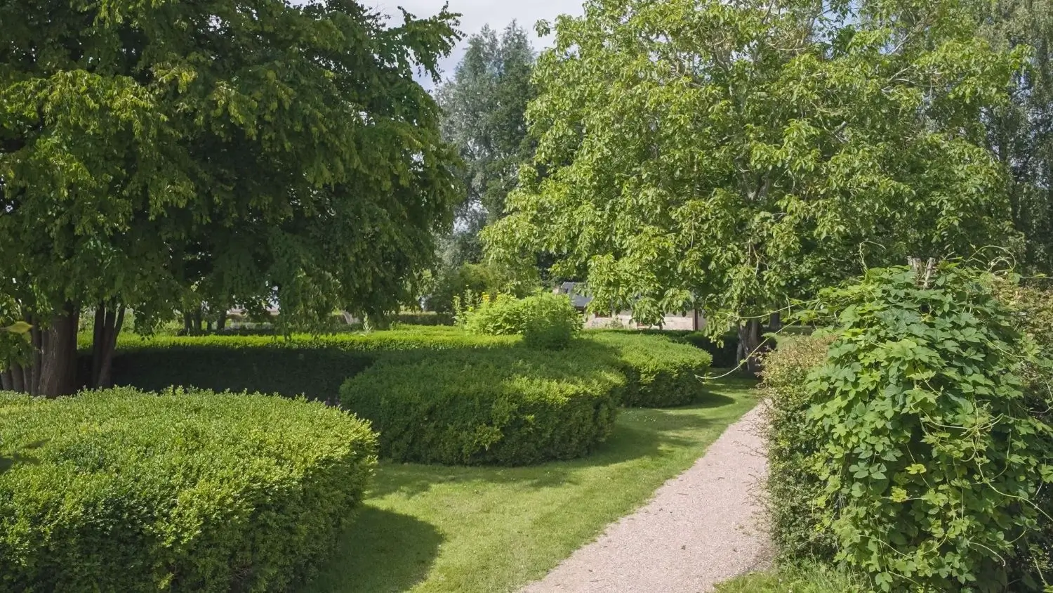 En sti i en park