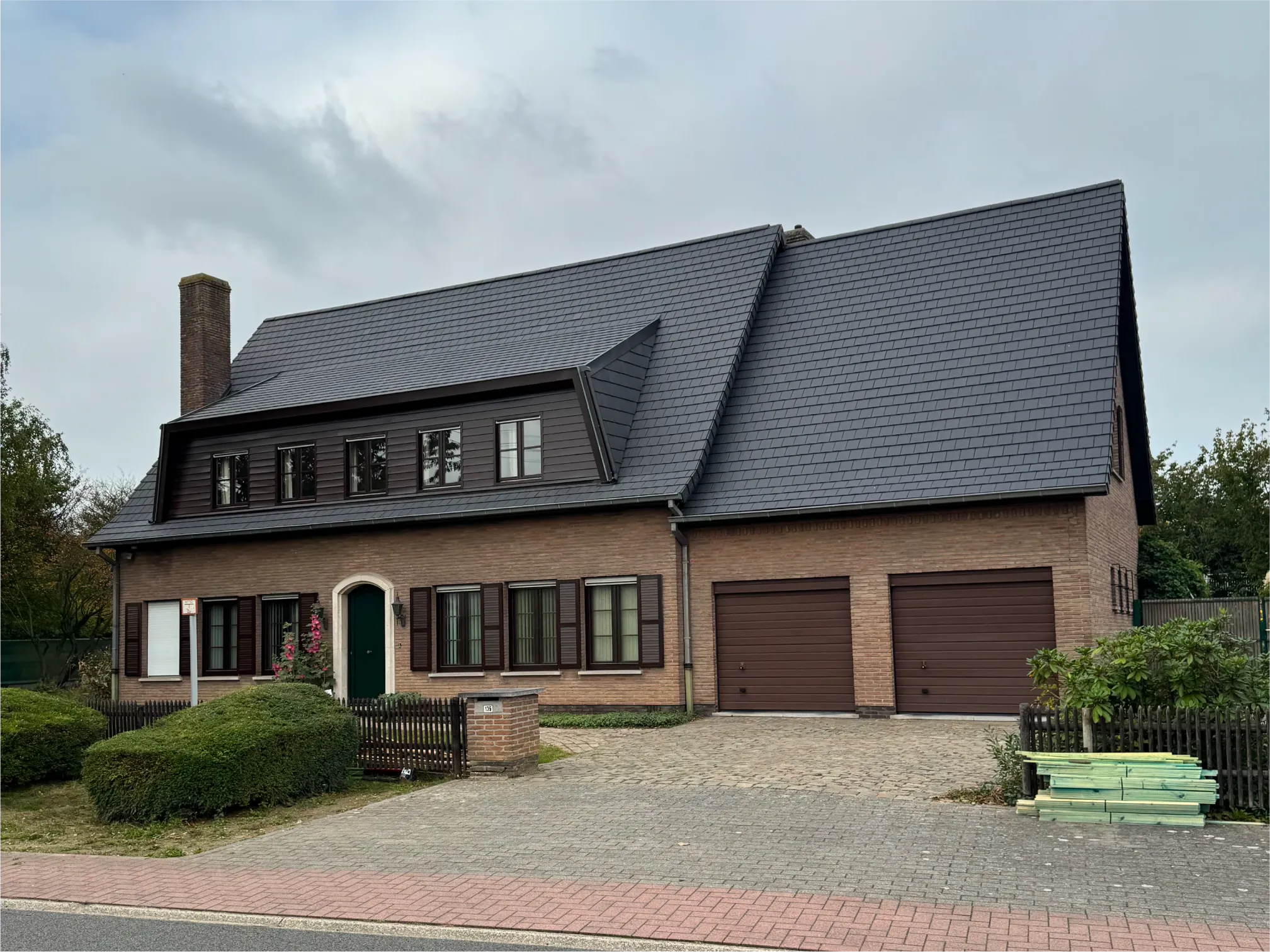 Dakwerken Deinze Machelenstraat – renovatie hellend dak en verwijderen asbest