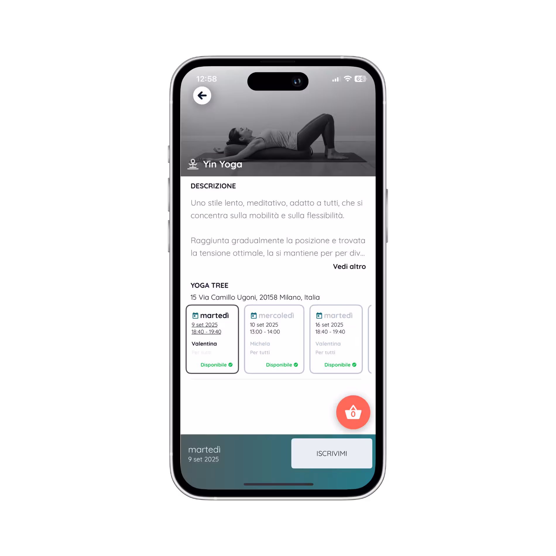 Uno smartphone che raffigura una schermata dell'App Yoga Tree Milano