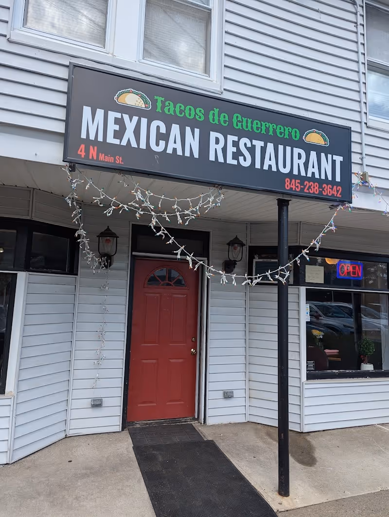 The main door of Tacos de Guerrero restaurant
