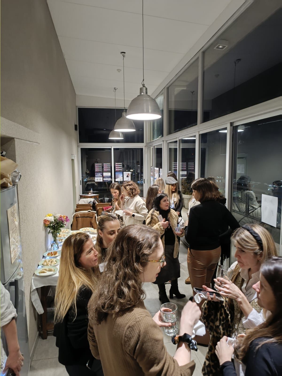 [team] image of teamwork in the studio