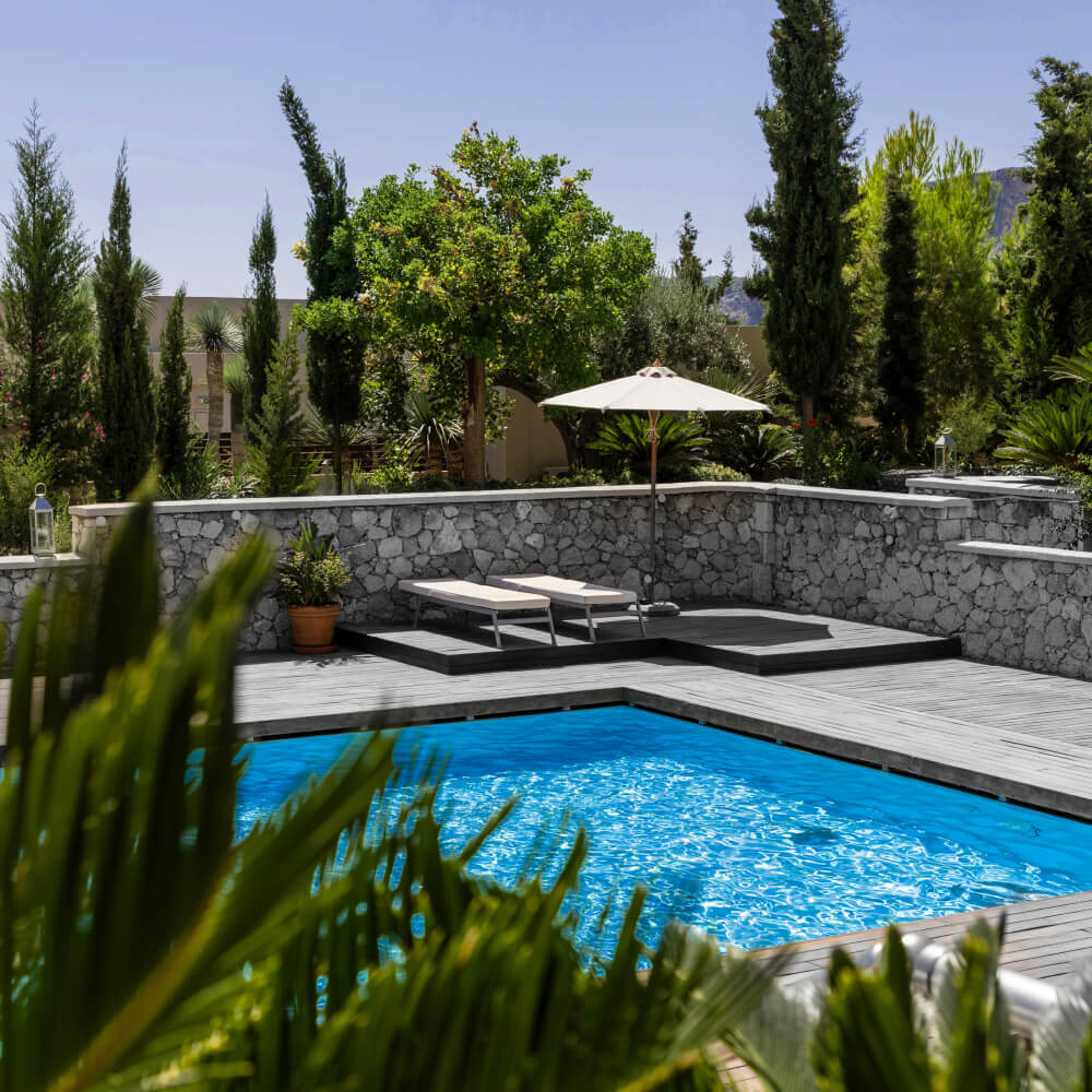 Unsplash Image 03 - Pool X Webflow Template