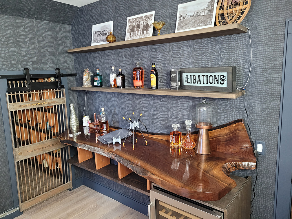 custom bar
