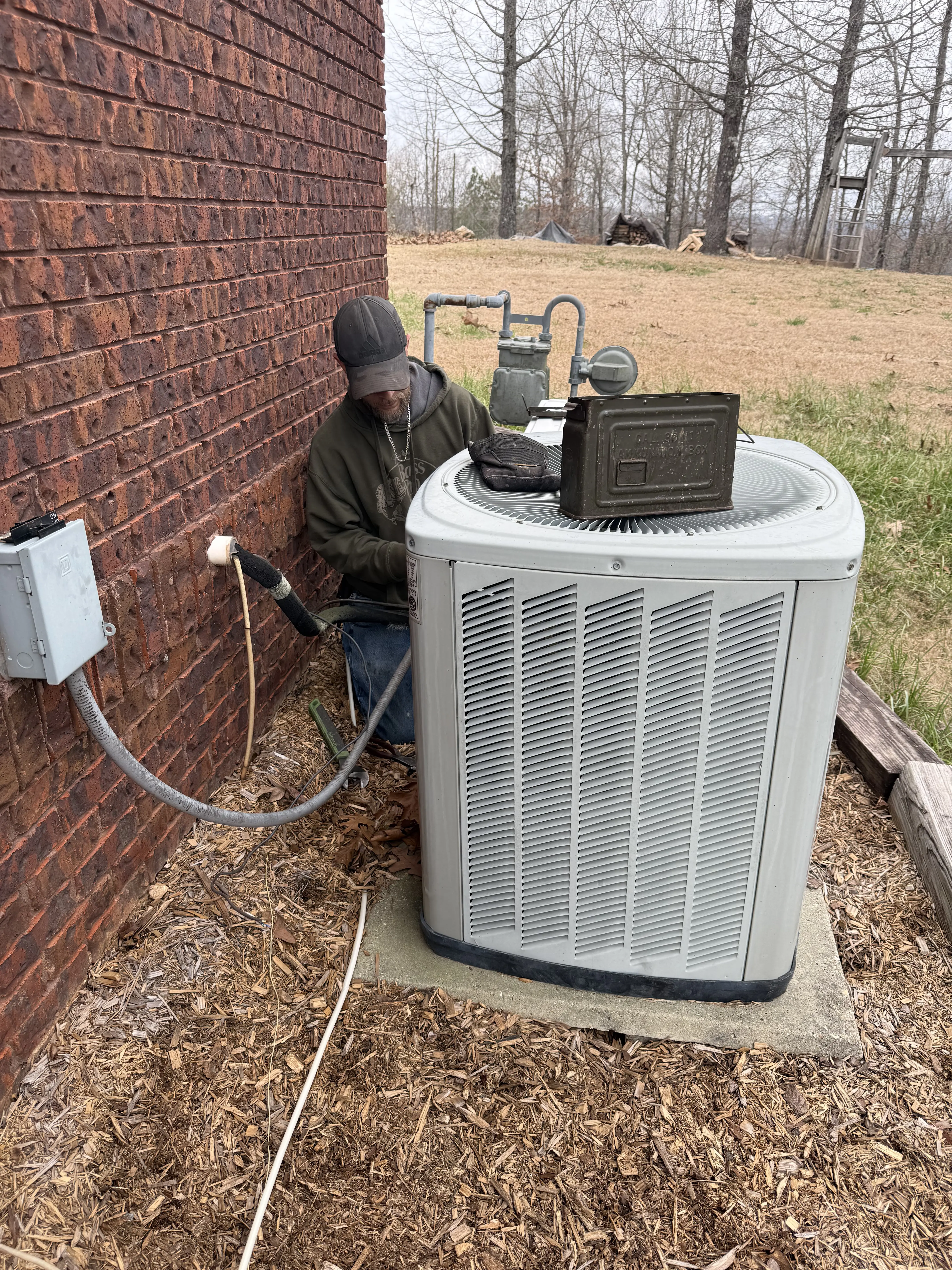 24/7 air conditioning repair vehicle serving Leeds and surrounding areas